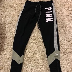 VS PINK. leggings